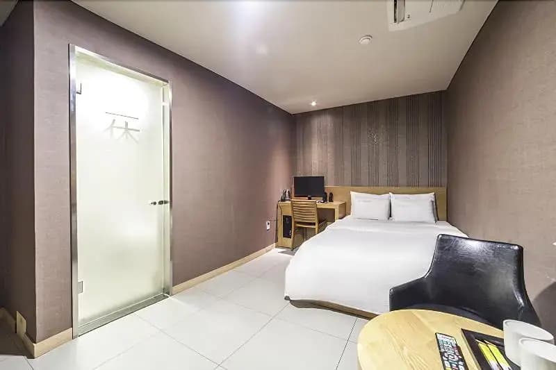 Hotel The Hue - photo 2