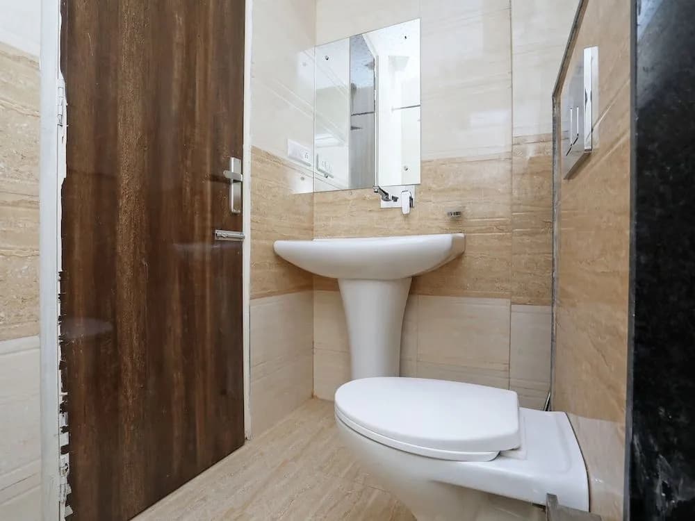 FabHotel Smart Suites - photo 9
