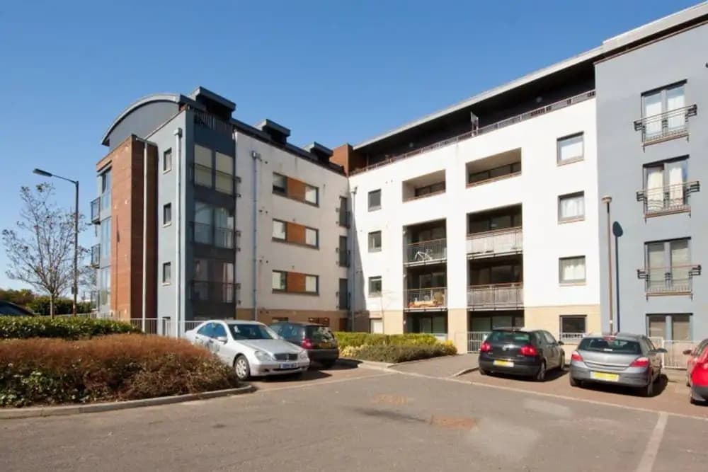 Spacious 2 Bedrooms Apartment in Strada Complex - main photo