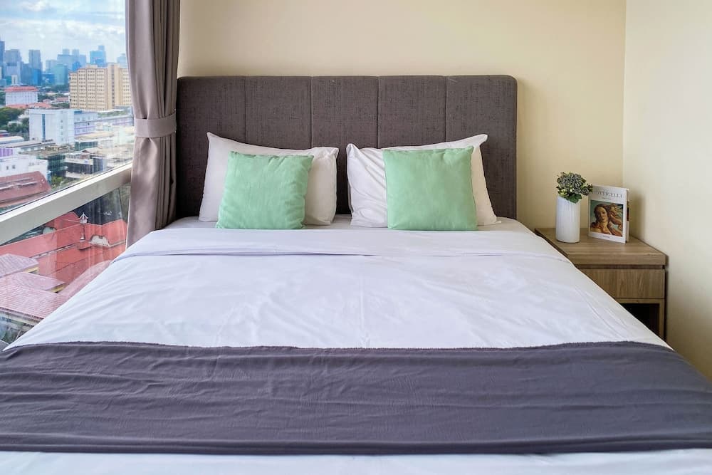 Comfy And Spacious 2Br At Menteng Park Apartment - photo 1