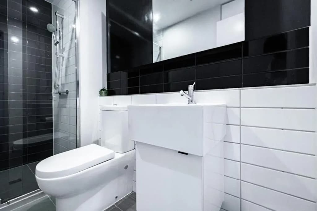 Bright 1BR1BA in MEL CBD+Balcony +wifi - photo 7