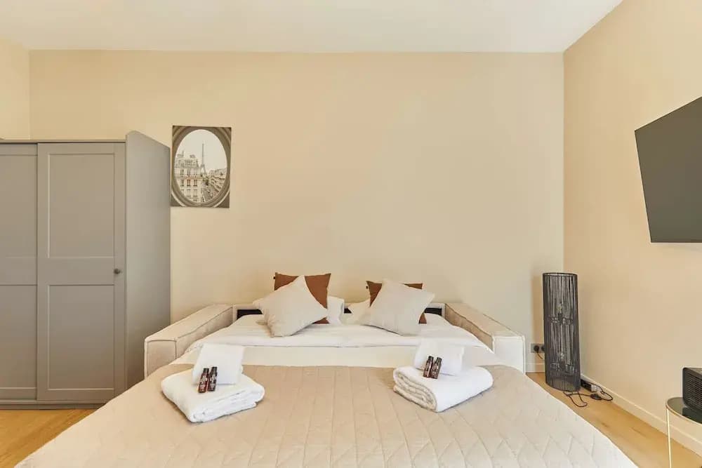 Bright Modern Studio Near the Seine Paris 16 - photo 2