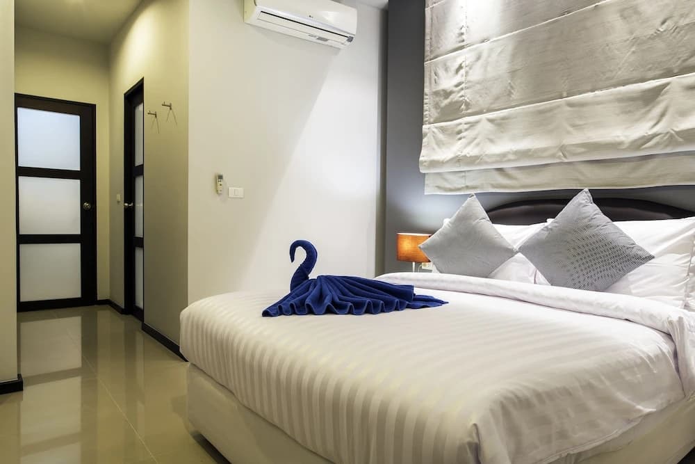 Comfortable 2br Pool Villa NaiHarn - photo 5
