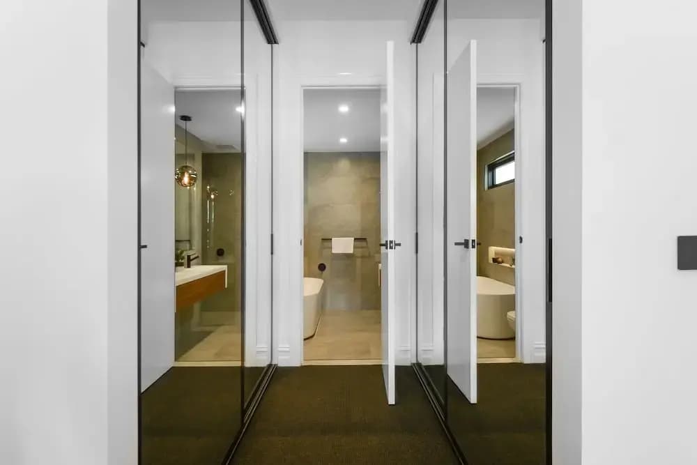 Boutique Stays - County Down, Port Melbourne - photo 10