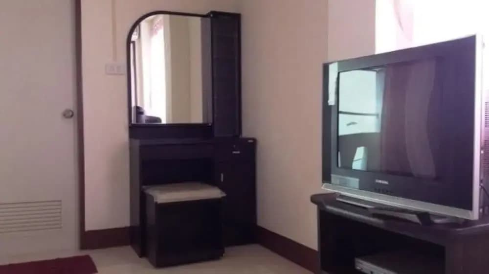 Kittiporn Apartment - photo 4