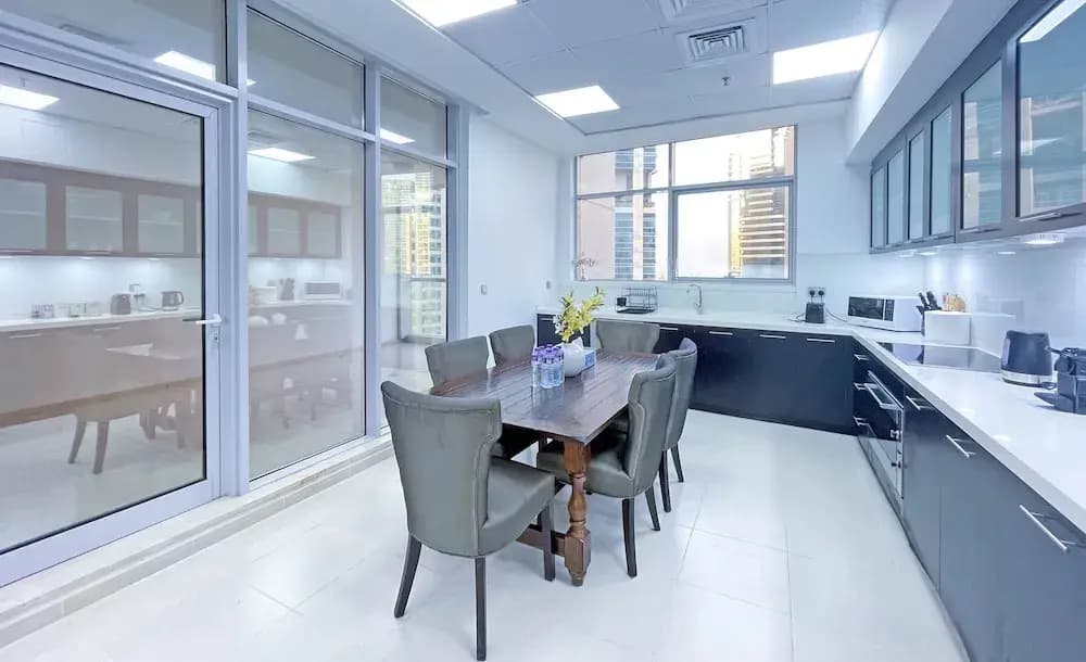 bnbme | SkyView Tower | 4 + Maids - photo 6