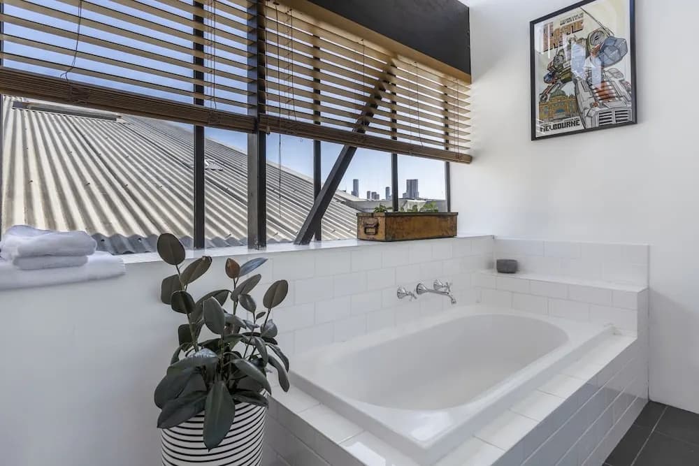 StayCentral - Fitzroy Converted Warehouse Penthouse - photo 18