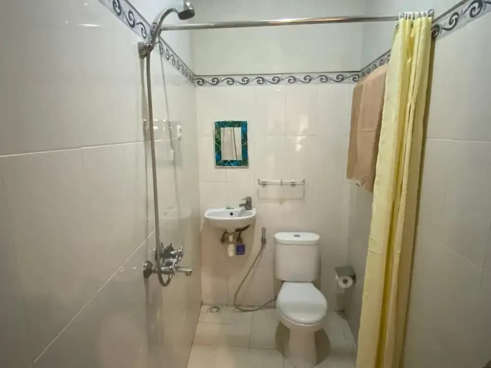 Suwardika Homestay and Dormitory - Hostel - photo 9