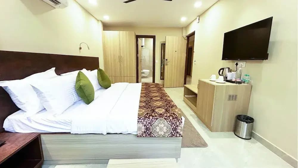 Iris Suites Kalkaji - photo 3