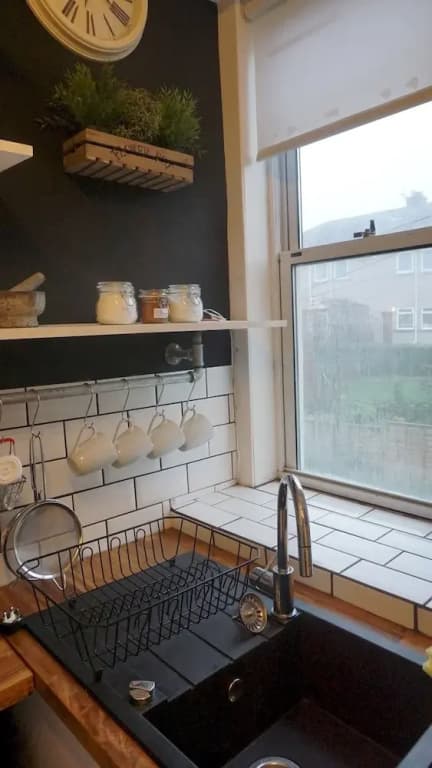 2 Bedroom Flat in Edinburgh With Free Parking - photo 6
