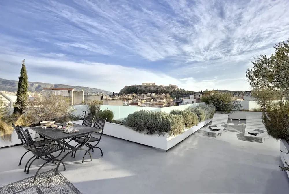 Alto Psyrri Penthouse by K&K - photo 14
