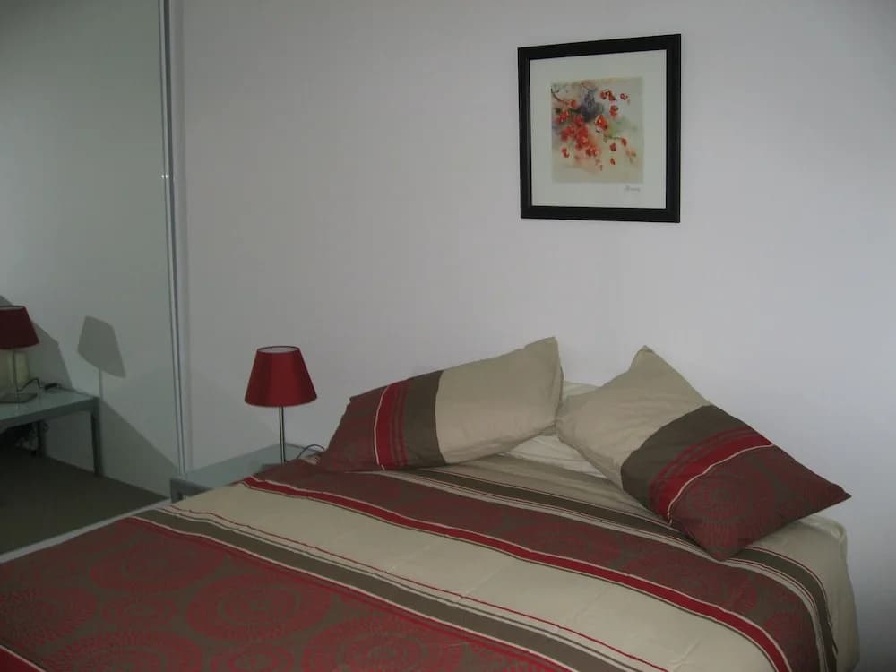Parkside Apartments - photo 2