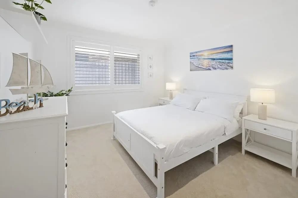 Spacious 4-bed Home Near Avalon Beach - photo 3