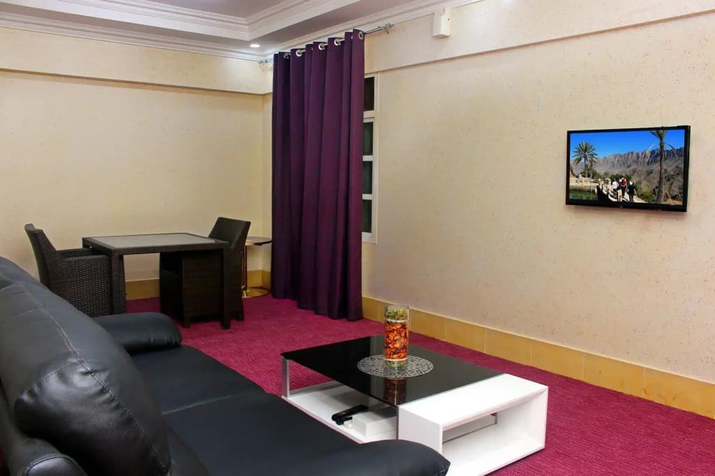 Delmon Hotel Apartments - photo 4