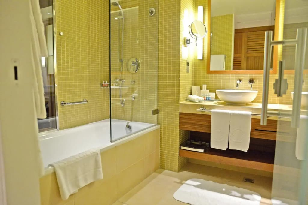 Yas Plaza Marina - photo 12