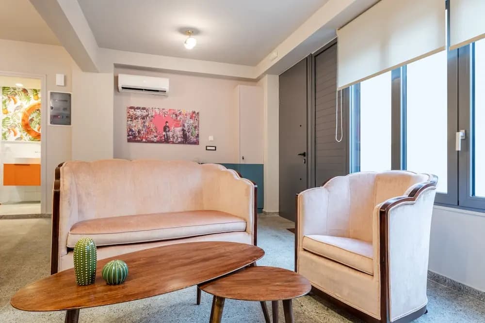Acropolis Pop Art Apartment - photo 15