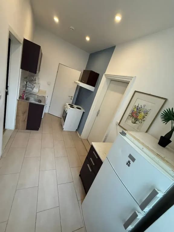 1BR Plus LR Apt Top Vienna Location - photo 9