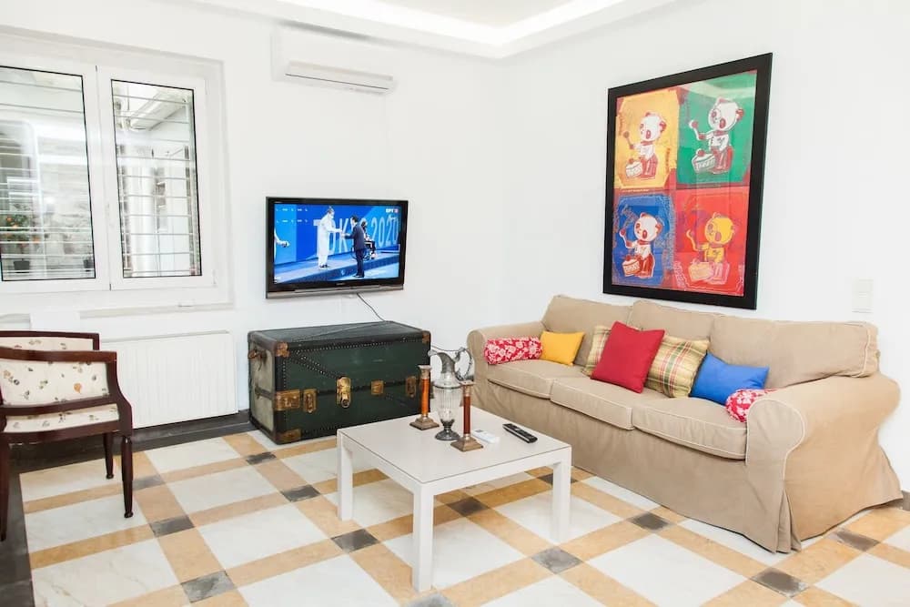 Chic Charming Central Athens Apt. - photo 2