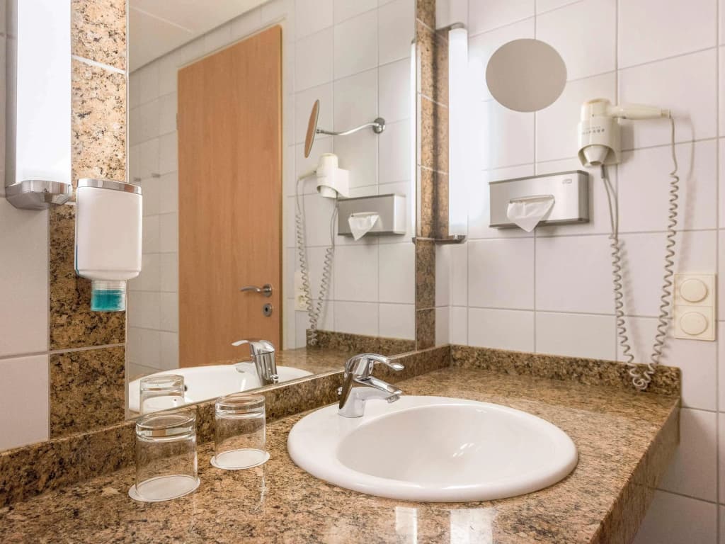 ibis Styles Berlin-Treptow - photo 9