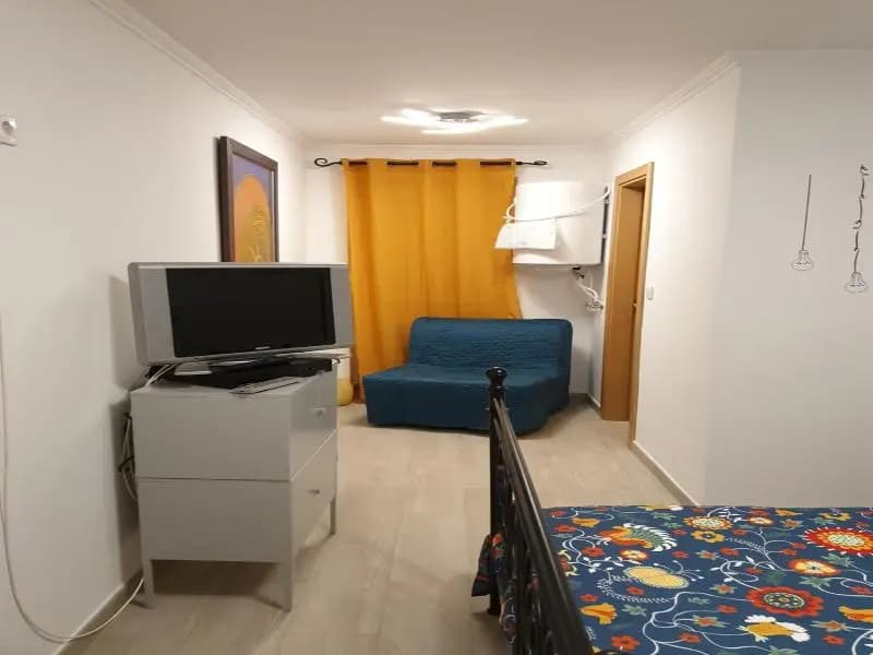 Lisbon Hostel Terminal 4 - photo 1
