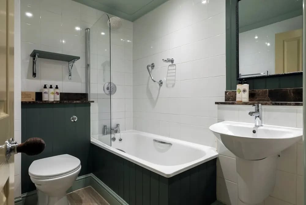 Brewers Inn Hotel - photo 9