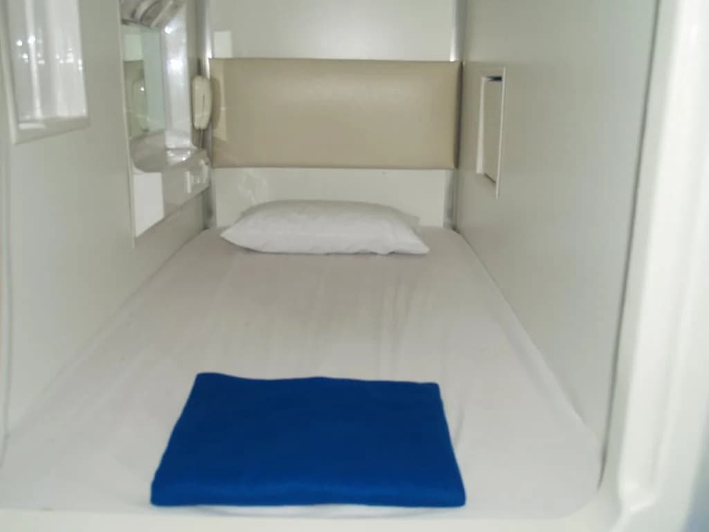 UFO Capsule Hotel - photo 7