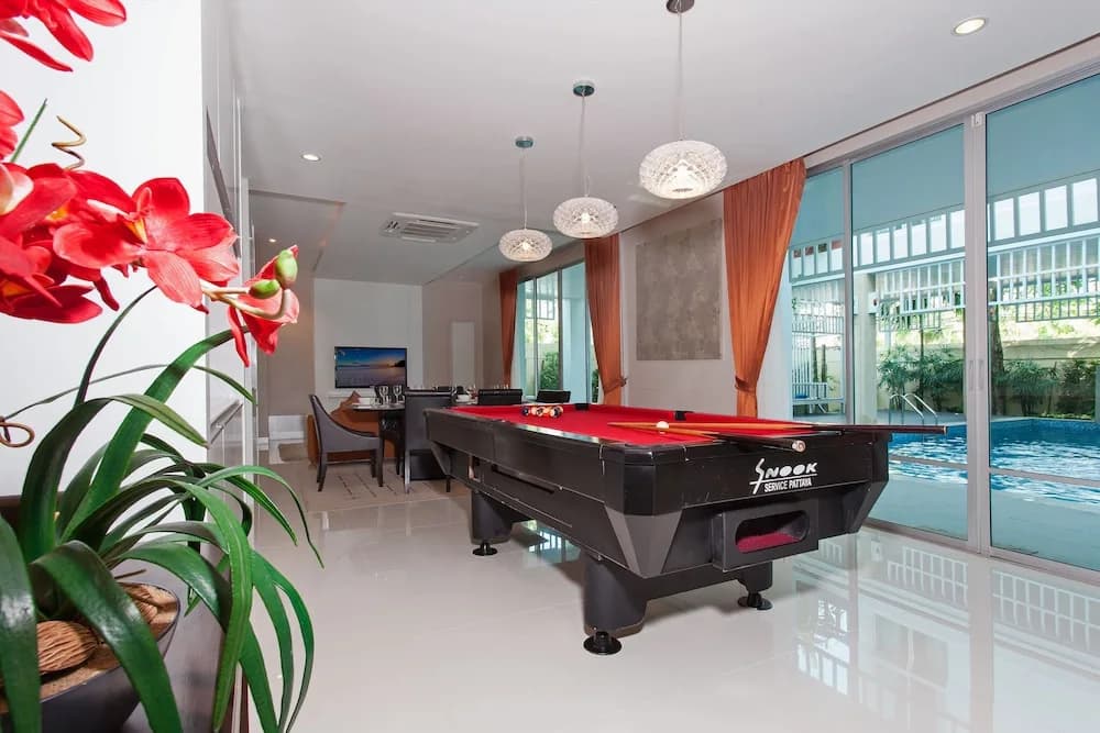 Jomtien Waree 9 with 6 bedrooms - photo 12