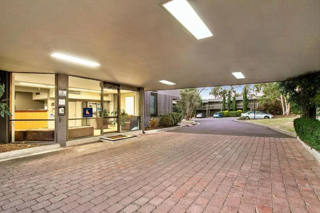 Knox International Hotel & Apartments - photo 19