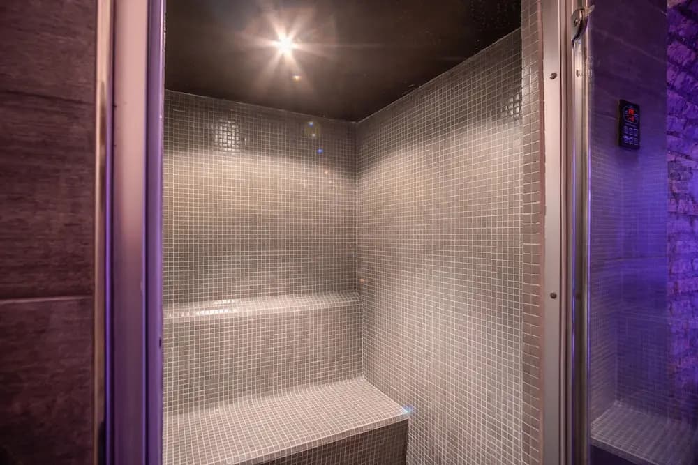 Hotel 77 - photo 15
