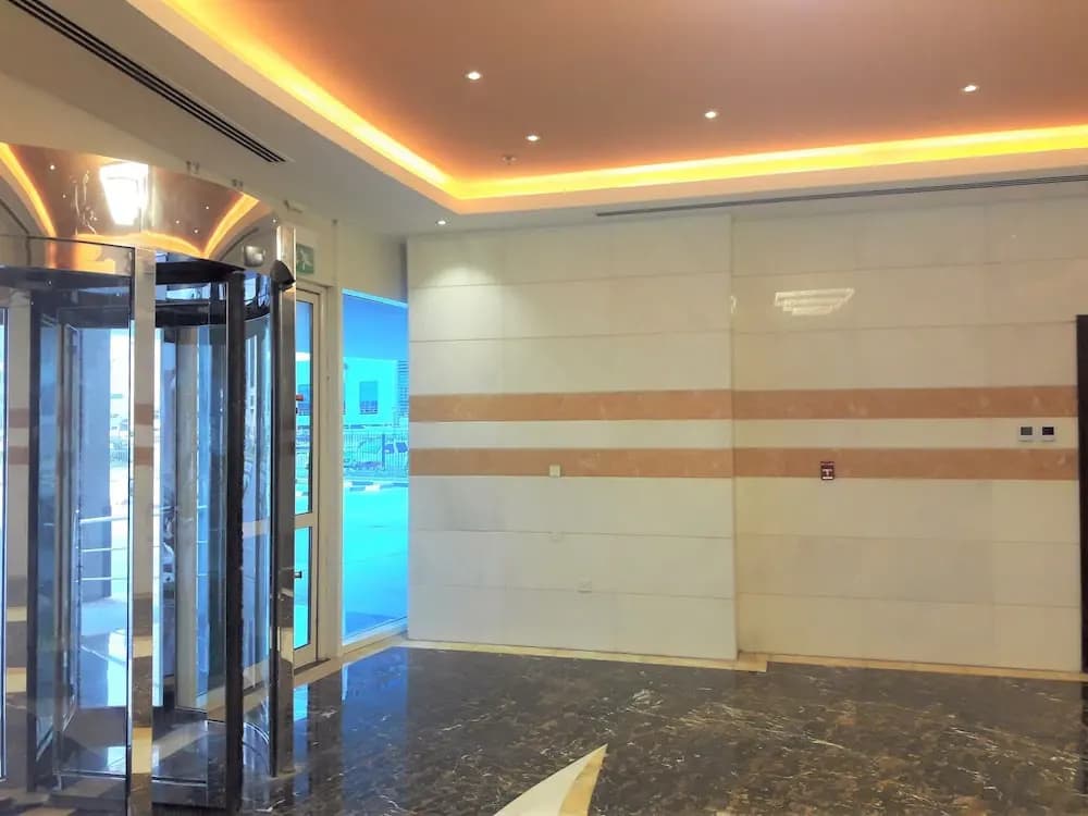 Sea View 2BD Apartments - West Bay - photo 4