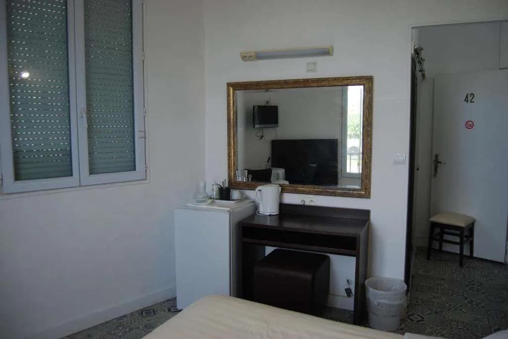Azur Hotel - photo 24