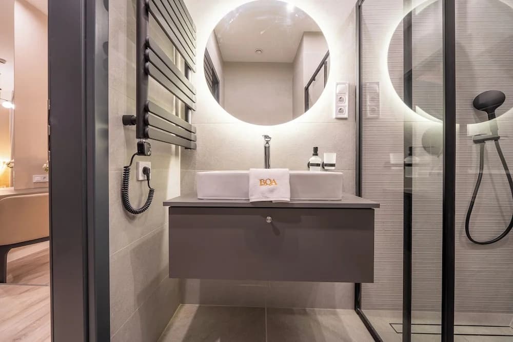 Károly Boutique Suites, Best Location by BQA - photo 8