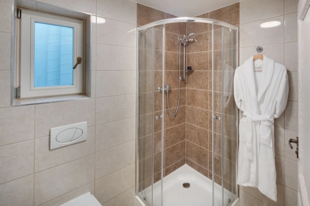Louren Apartments - photo 17