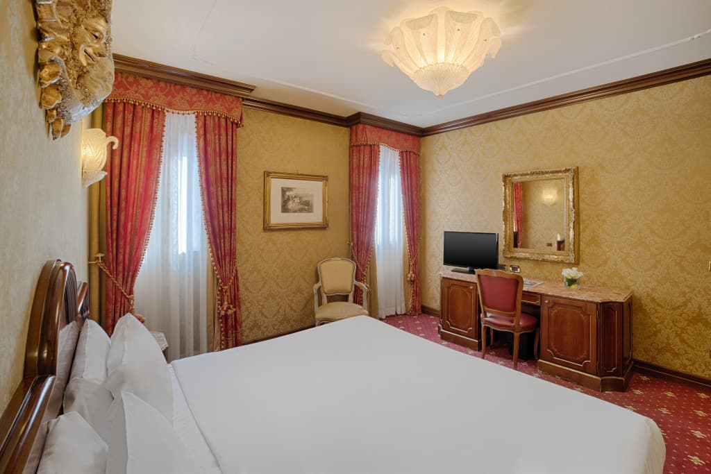NH Venezia Santa Lucia Hotel - photo 3