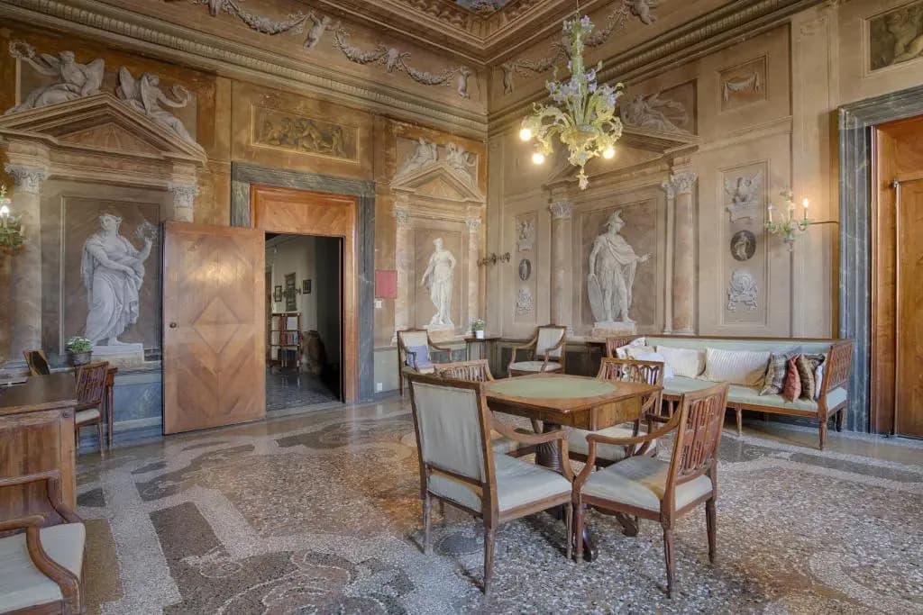 Vintage Venice Apartment - photo 10