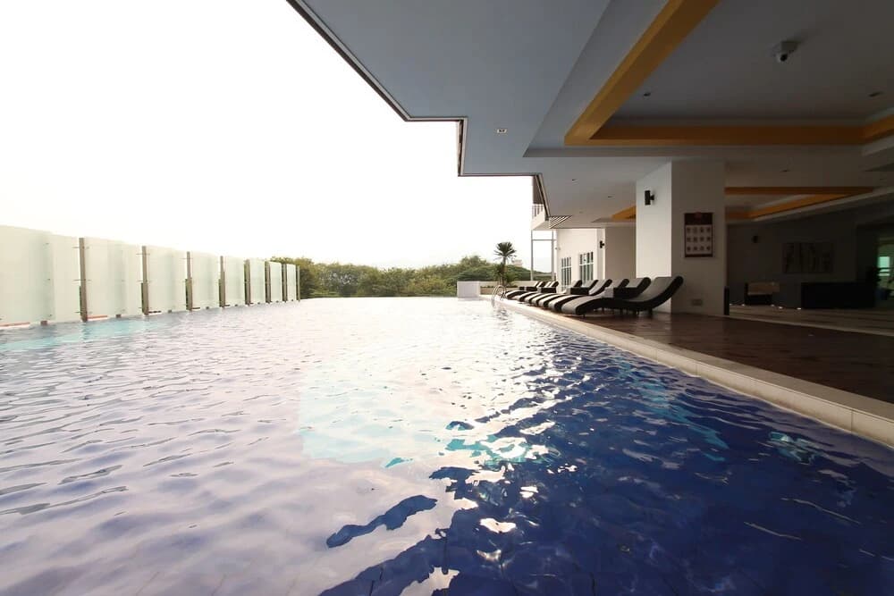 Ian's Majestic Condo - photo 12