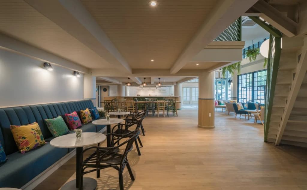 The Blanket Hotel - photo 10