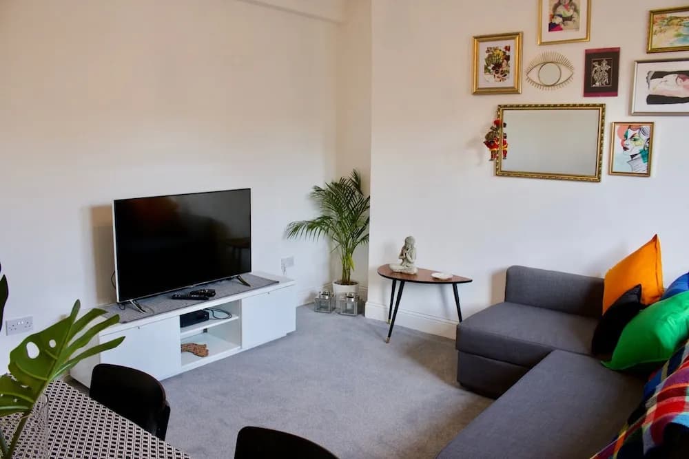 Bright Apartment Near Murrayfield - main photo