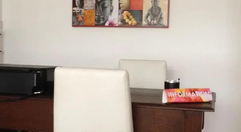 Hibiscus Guesthouse - photo 10