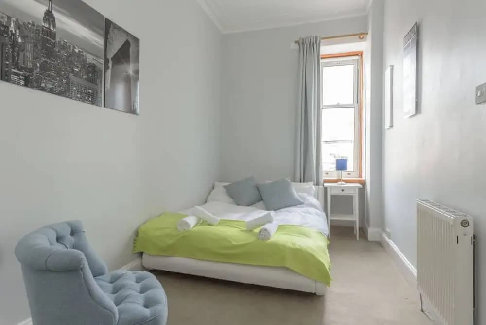 Modern 2 Bedroom Flat In Edinburgh City Centre - photo 5