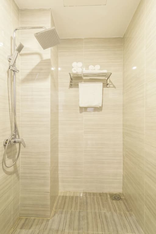 Ngan Hotel - photo 15