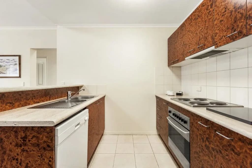 MainStay Suites Kew - photo 20