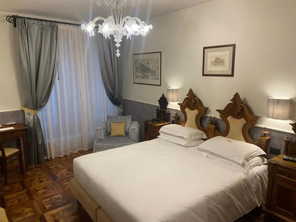 Pensione Accademia - Villa Maravege - photo 3