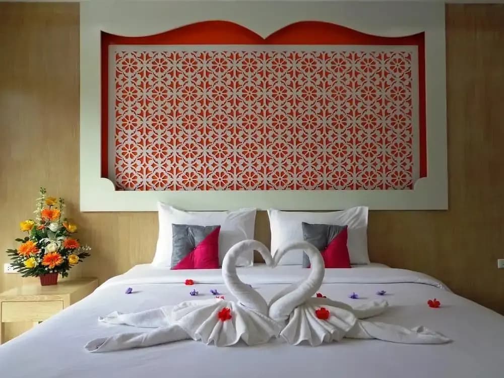 T & C Hotel Patong Beach - photo 6