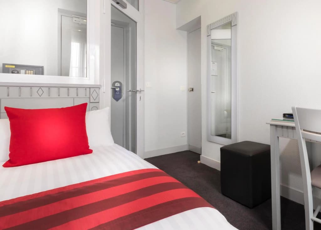 Agate Hotel - photo 1