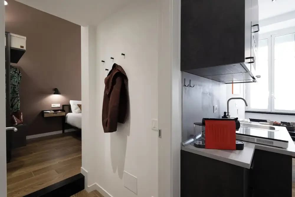 Style & Stone Guest House - photo 50