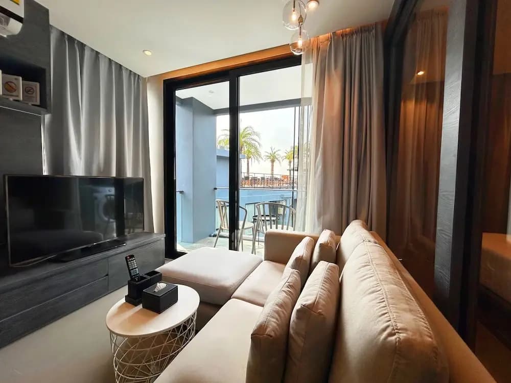 1BR with Rooftop Pool & Gym  C191 - photo 4