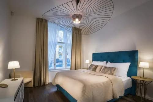 Luxury Modern Designed Oldtown Apartment - photo 4