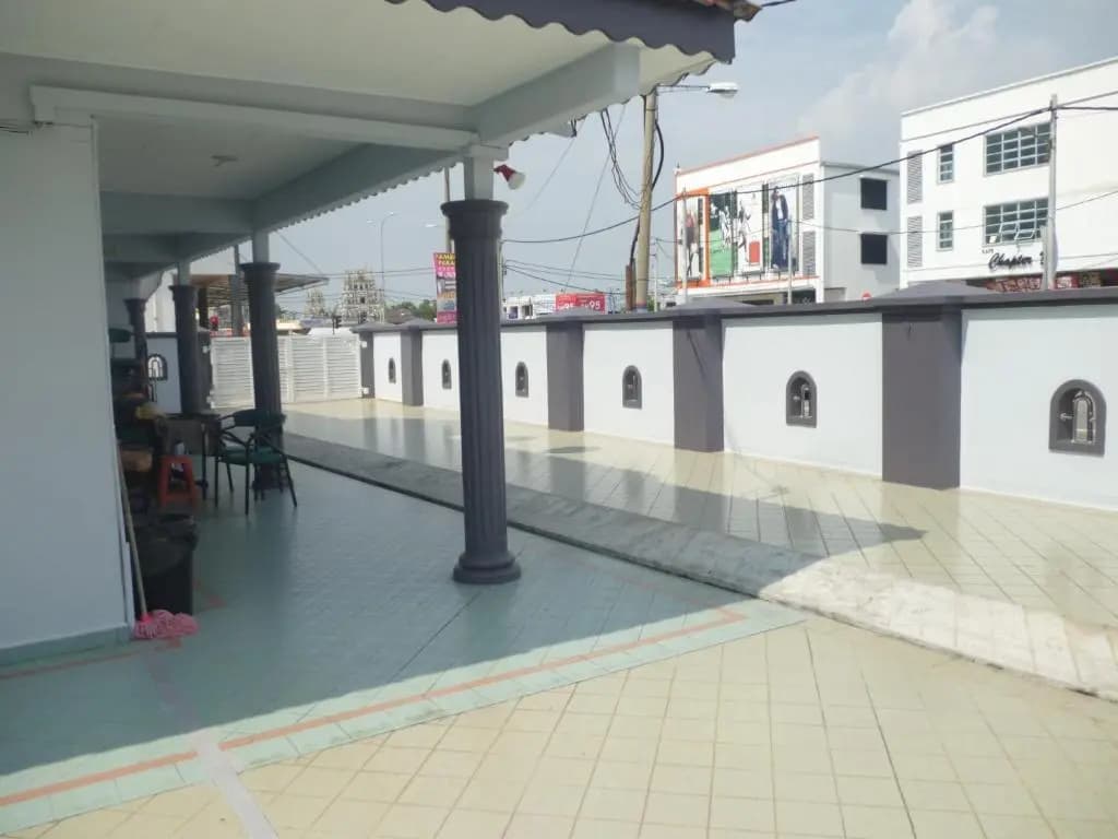 G Six Hotel - photo 17