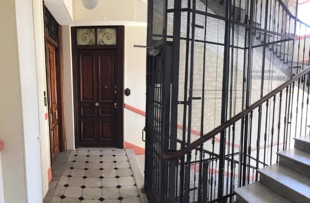 2 Bedrooms Appartement In Central Location on the famous Place Massena Nice - photo 3
